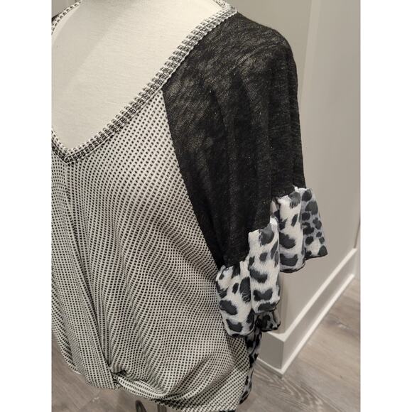 Chrysanthemum Boutique Boho Top Womens Small Grey Black Leopard Animal Print - Picture 4 of 13